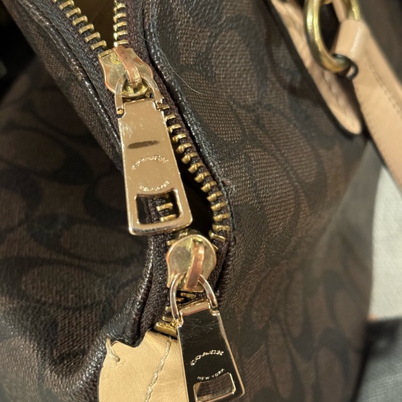 Coach purse - Picture 6 of 8